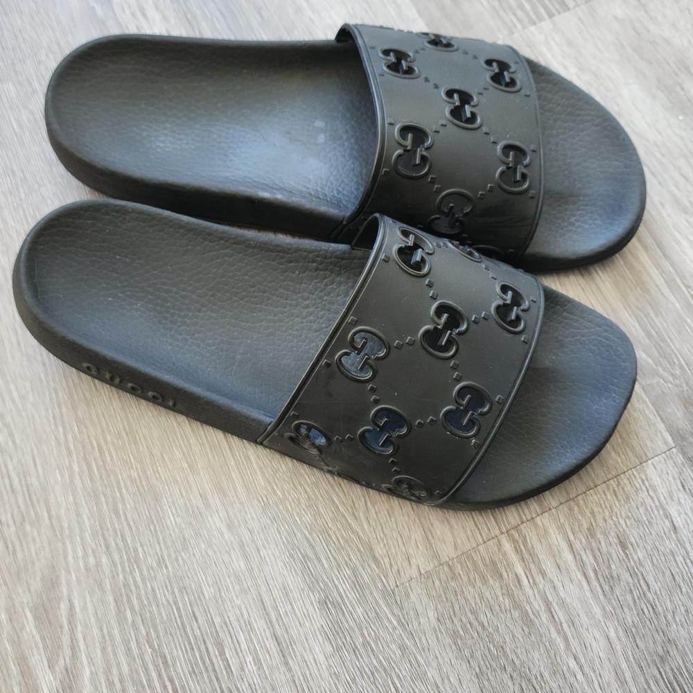 Gucci Embossed Black Slide Sandals - Picture 5 of 6